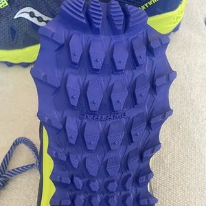 Women’s size 10.5 saucing Everyman Peregrine trail shoes NWOT